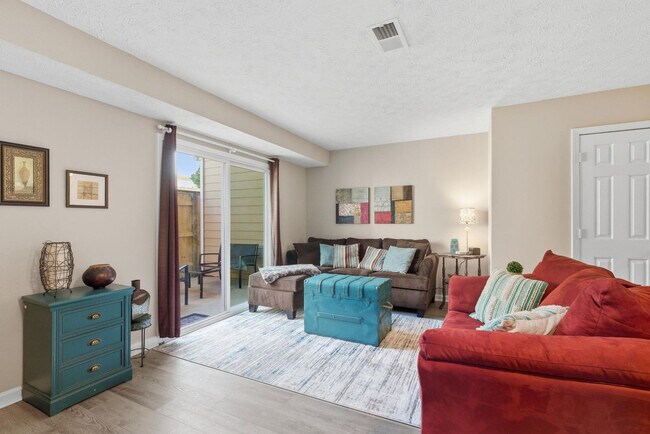 Photo - 1108 S Barnett Shoals Rd Unidad ID1335912P