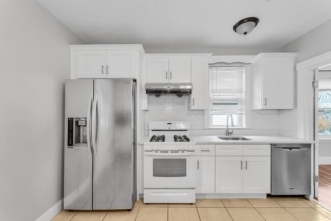 Photo - 204 Maple St