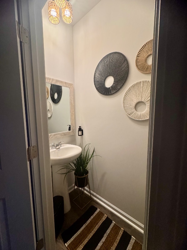 Photo - 856 Feldspar Mnr