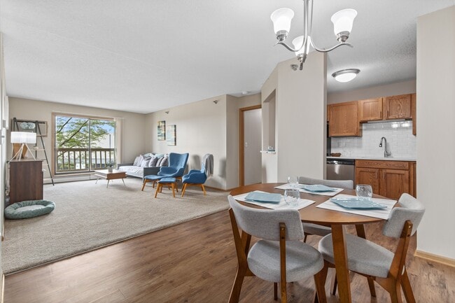 Photo - Woodridge on Second