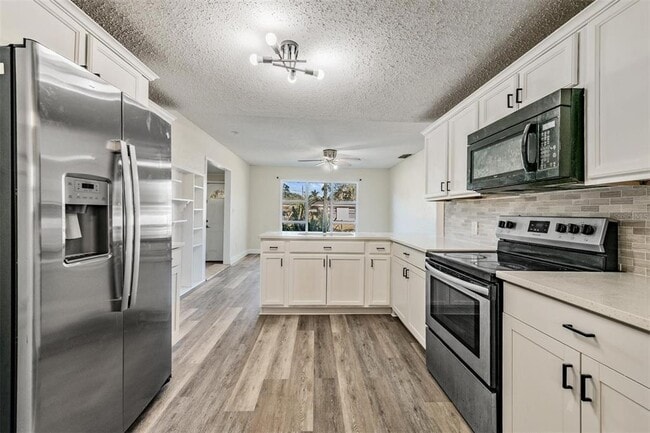 Photo - 2220 W Ohio Ave