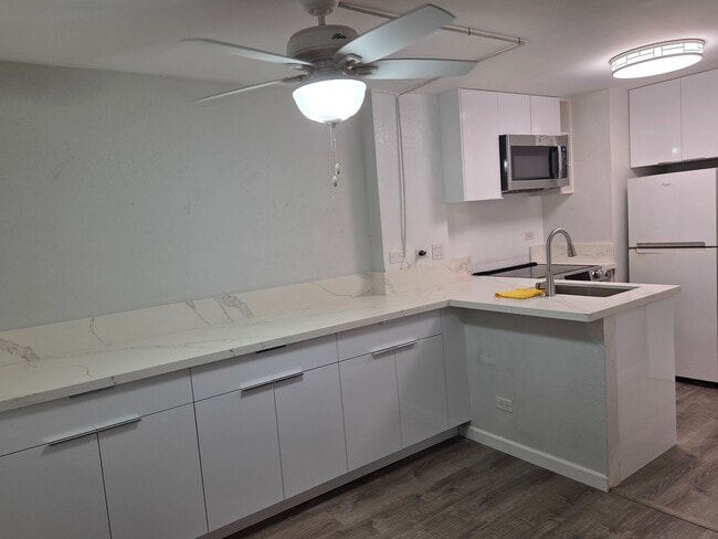 Photo - 5333 Likini St Unit Plaza Landmark