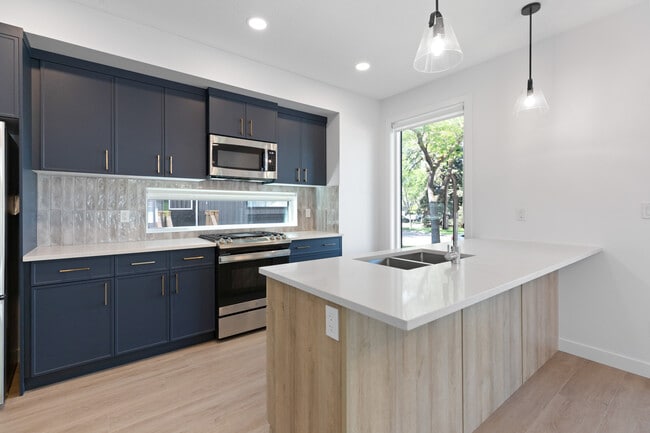 Photo - 8305-8387 87 St NW Unit MAIN 8305