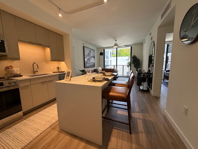 Photo - 29 NW 28th St Unidad C1