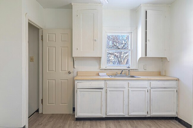 Photo - 7913 Connecticut Ave