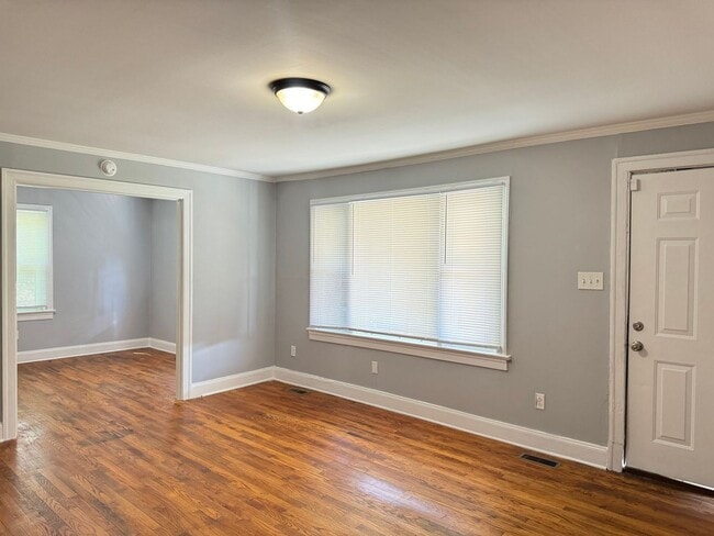 Great Location! Large Home with 3 bedrooms... - Great Location! Large Home with 3 bedrooms...