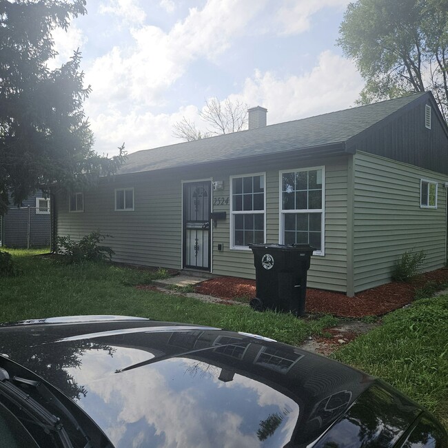 Photo - 2524 Central Dr