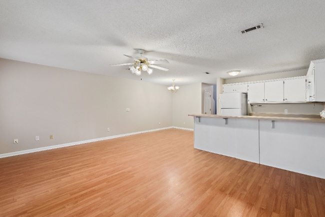 Photo - 428 Sandy Oak Dr