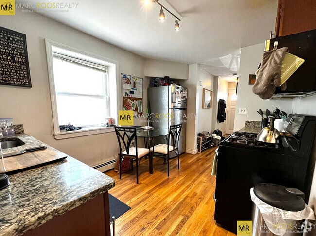 Building Photo - 678 Bennington St Unit 1 Rental