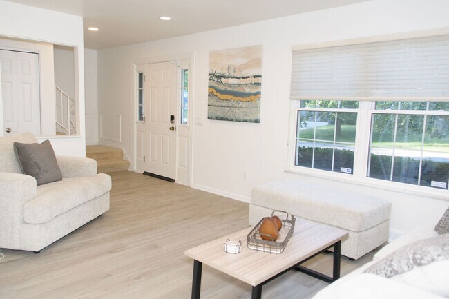 Photo - 1729 Archwood Ln