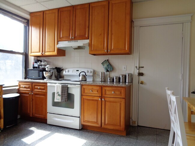 Photo - 39 Carlton St Unit 3