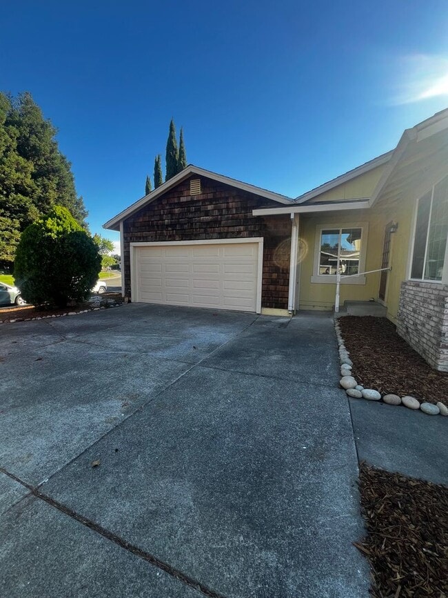 Photo - 3 Bedroom/2 Bathroom Single Story Home In ...