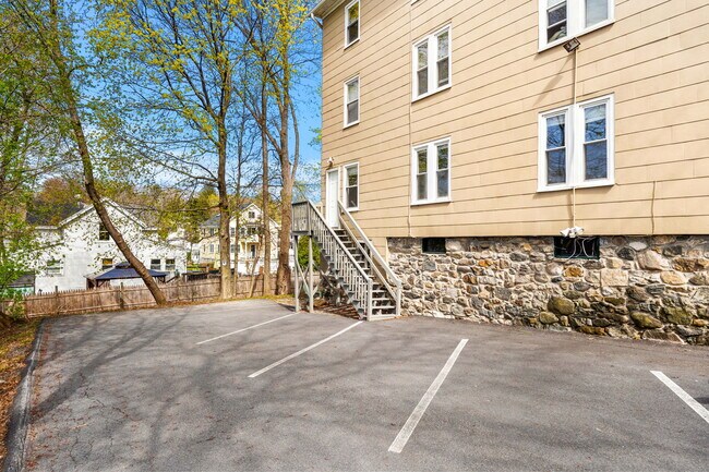 Photo - 22-26 Waltham St Maynard Unit A2