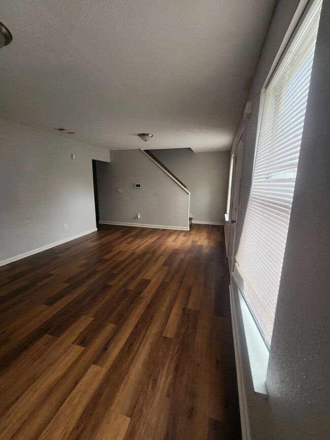 Photo - 281 Bond Ave