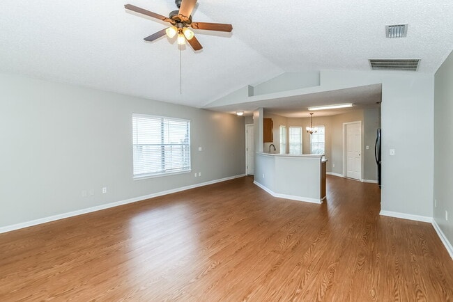 Photo - 3111 Wavering Ln