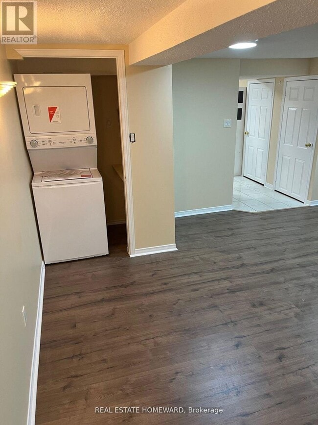 Photo - 810 Sanok Dr