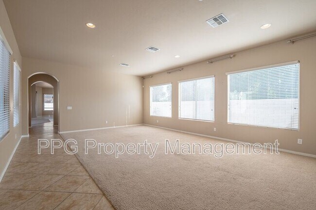 Photo - 696 W Mesquite Ln
