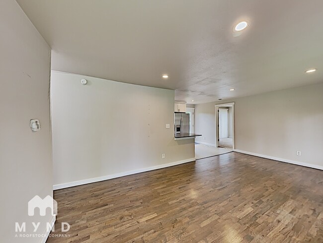 Photo - 30548 5th Ave SW