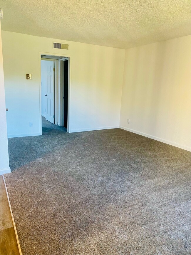 Evergreen Ridge Apartments