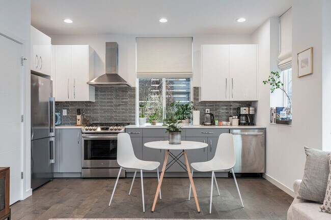 Photo - 1002 Boylston Ave E Unit ID1036001P