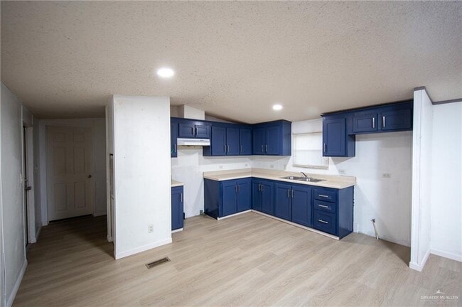 Photo - 13 Madrid St