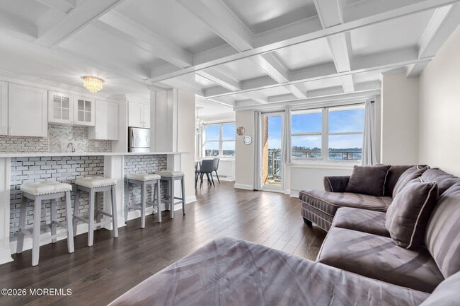 Building Photo - 28 Riverside Ave Unit 10B