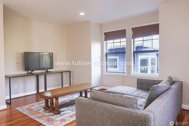 Photo - Prime Seattle Location Unit 104
