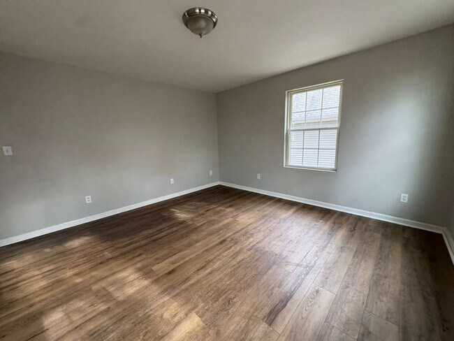 Photo - 129 Main St Unidad B