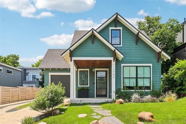 Photo - 1706 Perez St