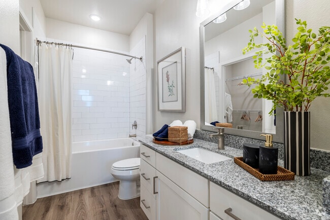 2BR/2BA, 1,069SF -Second Bathroom