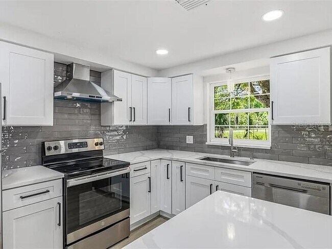 Photo - 39252 Heights Ave