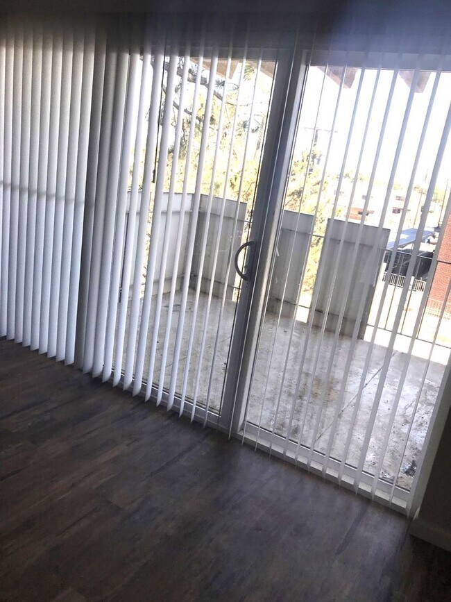 Photo - The Lanai Apartments