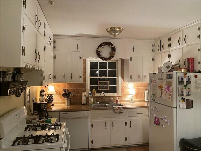 Photo - 187 Thomas Cir