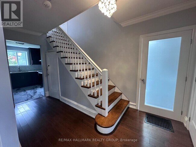 Photo - 205 Ave Blackburn