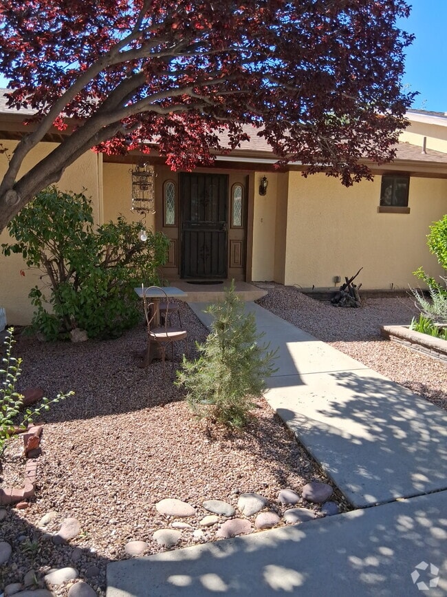 Building Photo - 2590 W Green Brier Dr Rental