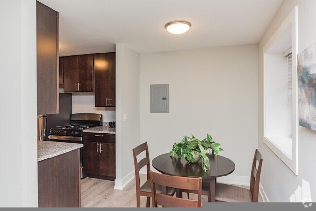 Building Photo - 1 bedroom in Chicago IL 60657 Unit 418 Rental