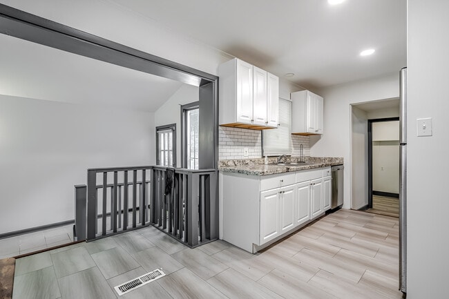 Photo - 2255 Rhinehill Rd SE