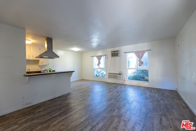 Building Photo - 1118 Waterloo St Unit 1