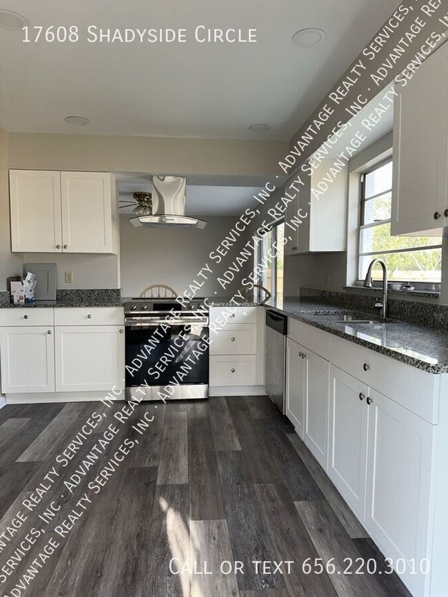 Photo - 17608 Shadyside Cir