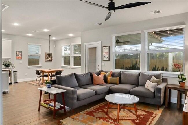 Photo - 7415 Wallach St
