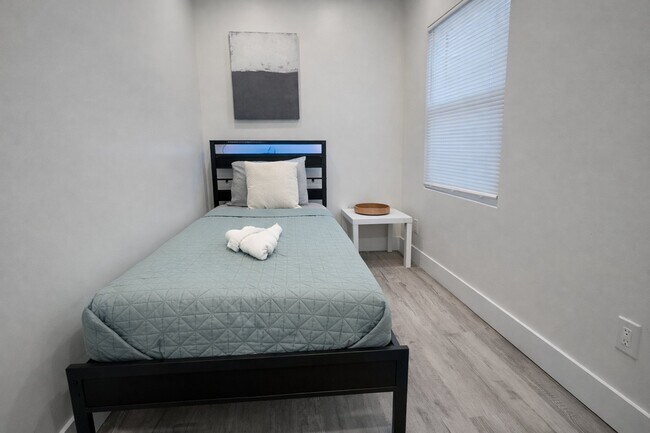 Photo - 617 Riverview Blvd Unit 3