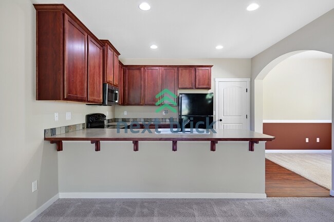 Photo - "Charming 3-Bed Oasis with 2.5 Baths in Prime Renton Location - Spacious layout!"