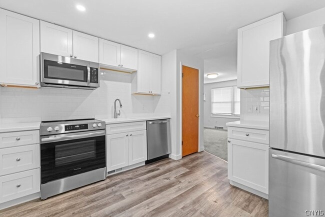 Photo - 330 Draper Ave