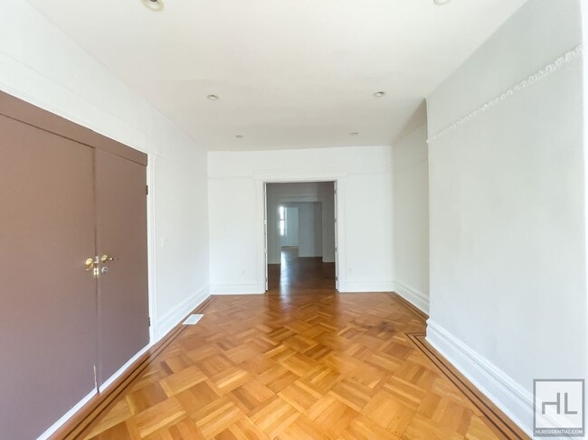 Photo - Crown Heights, Brooklyn – Spacious 4-Bedro... Unidad 1