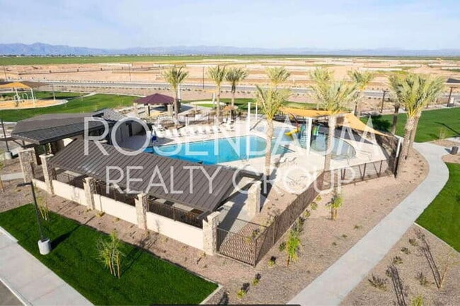 Building Photo - Stunning 4-bedrooms, 3-baths single story ... Rental