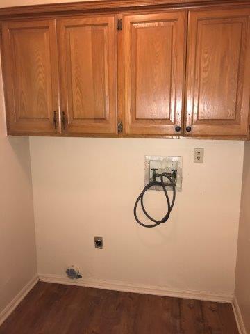 Photo - 2 bed one bath, spacious bedrooms, fenced ...