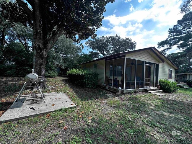 Photo - 5595 Virginia St