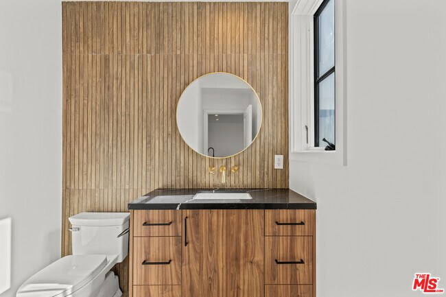 Photo - 14378 Ventura Blvd