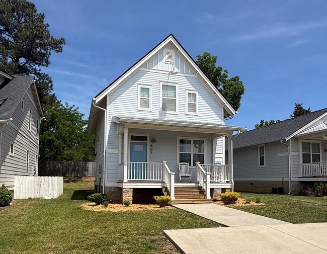 Building Photo - Pet-Friendly 3-Bedroom Home with Bright, Airy Coastal Style