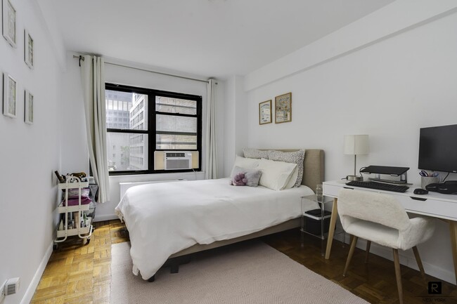 Photo - 140 E 56th St Unit 6-C